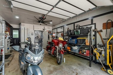 A wonderful 3/2 located in Hot Springs Village. It has been - photo 32