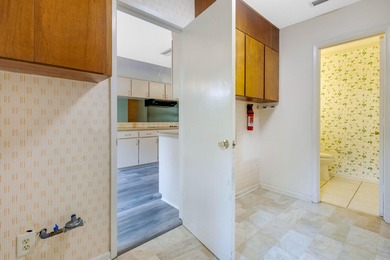 Come see this 2,175 sq ft home with a pool in Fort Walton Beach! - photo 33