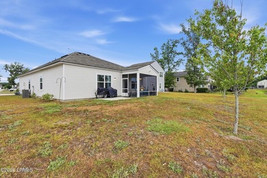 Discover your perfect oasis in this well-maintained 3-bedroom - photo 34