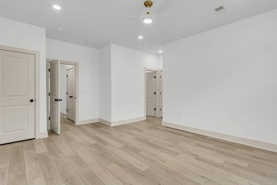 Up to $7,500 toward closing with lender and seller incentives! - photo 34