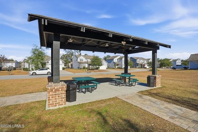 Discover your perfect oasis in this well-maintained 3-bedroom - photo 39