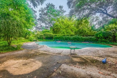 Come see this 2,175 sq ft home with a pool in Fort Walton Beach! - photo 40