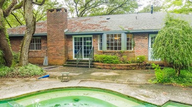 Come see this 2,175 sq ft home with a pool in Fort Walton Beach! - photo 41