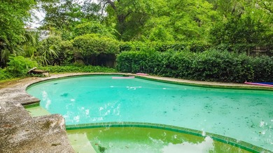 Come see this 2,175 sq ft home with a pool in Fort Walton Beach! - photo 42