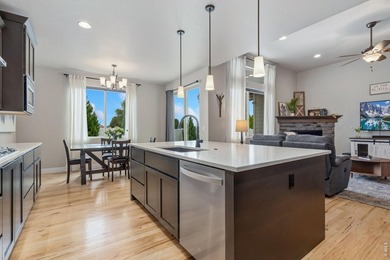 Welcome to this spectacular 5-bed, 3-bath ranch by Bridgewater - photo 6