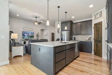Welcome to this spectacular 5-bed, 3-bath ranch by Bridgewater - photo 7
