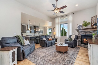 Welcome to this spectacular 5-bed, 3-bath ranch by Bridgewater - photo 10