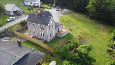 Enjoy peaceful river views from this move-in ready two-story - photo 4