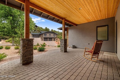A modern masterpiece in the heart of Payson, this custom-built - photo 5