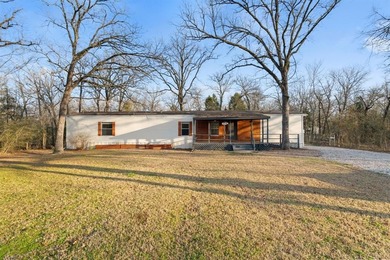 Cedar Creek Lake Home For Sale in Log Cabin Texas