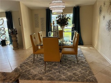 Stunning 5BR 3.5BA Pool home located on the Premier Golf Course - photo 11