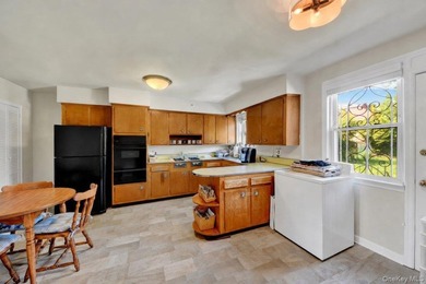 Income-Producing opportunity in Throggs Neck - Mother/Daughter - photo 13