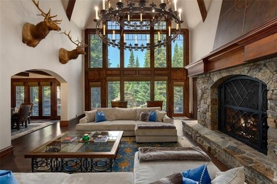 Spectacular, European ski chalet with a truly grand entry into - photo 5