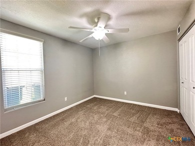 This amazing condo is located minutes from shopping, the river - photo 18