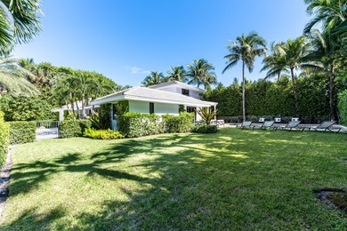 Located on a quiet street in Palm Beach's North End, this modern - photo 20