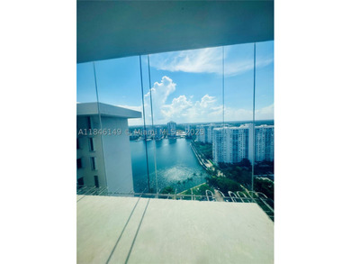 Beautiful PENTHOUSE with HIGH CEILINGS & UNOBSTRUCTED WATERFRONT - photo 26