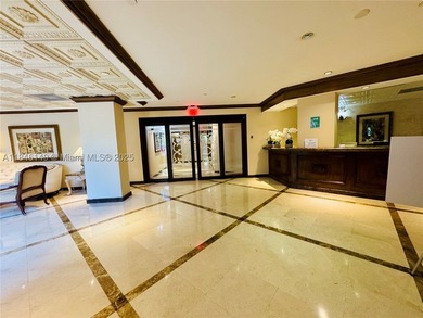 Beautiful PENTHOUSE with HIGH CEILINGS & UNOBSTRUCTED WATERFRONT - photo 27