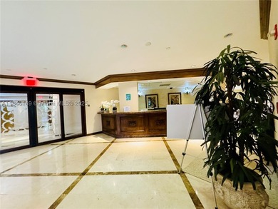 Beautiful PENTHOUSE with HIGH CEILINGS & UNOBSTRUCTED WATERFRONT - photo 28