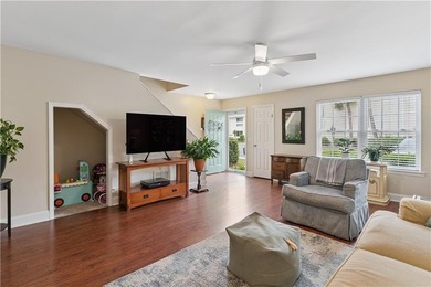 Welcome to easy coastal living in this beautifully maintained - photo 1