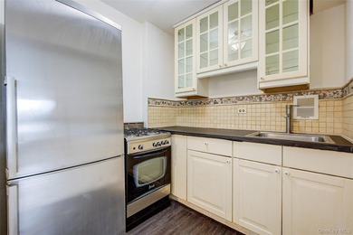 Welcome to The Sea Isle Co-Op located at 3901 Nostrand Avenue, a - photo 8