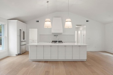 Located in the highly desirable The Groves neighborhood of Mount - photo 13