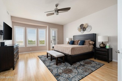 Beautifully updated 4-bedroom + loft, 3-bath residence offering - photo 16