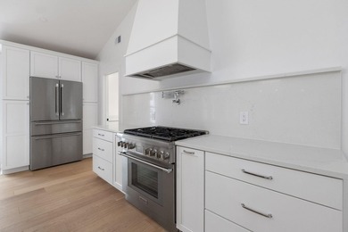 Located in the highly desirable The Groves neighborhood of Mount - photo 17