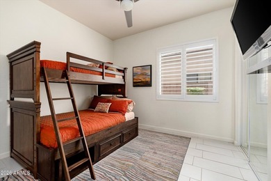 Beautifully updated 4-bedroom + loft, 3-bath residence offering - photo 26