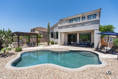 Beautifully updated 4-bedroom + loft, 3-bath residence offering - photo 29