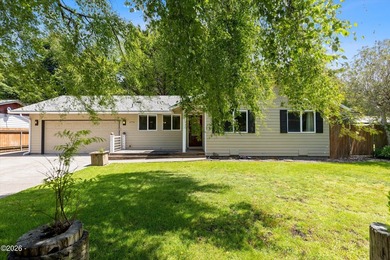 This lovely one-level home is located near Newport's Big Creek - photo 4