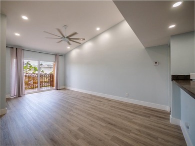 Experience luxury in waterfront Bay Reach, a gated community - photo 6