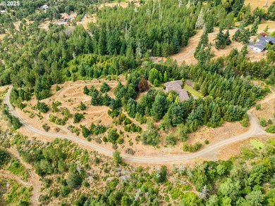 Tucked away at the end of a quiet private lane, this beautifully