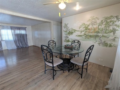 Under contract-accepting backup offers. A perfect opportunity - photo 6
