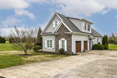 Nestled on a beautiful waterfront, dockable lot with peaceful - photo 3