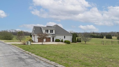 Nestled on a beautiful waterfront, dockable lot with peaceful - photo 4