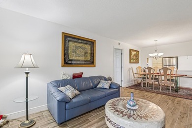 Beautiful first floor, light and bright, 2 bedrooms, 2 full - photo 8