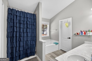 MOTIVATED SELLER!! Offering One Year Home Warranty! Welcome to - photo 26