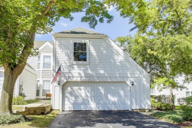 Lake Townhome/Townhouse For Sale in Wauconda, Illinois