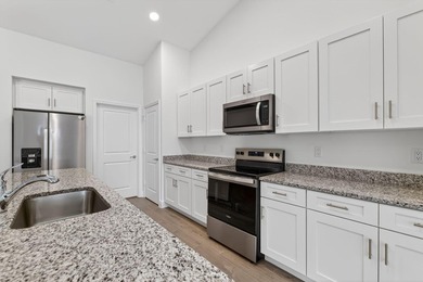 THE MAJESTIC BRADFORD MODEL, BUILT BY AWARD WINNING SYNERGY - photo 17