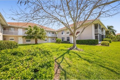Beautifully updated and remodeled 1st floor condo in the - photo 25