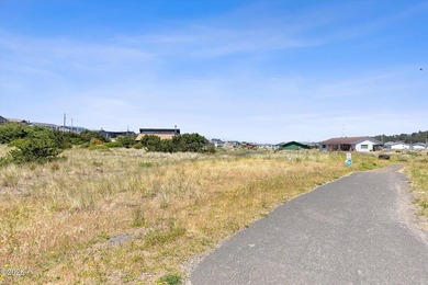 This spacious level lot is the perfect canvas to build the home - photo 5