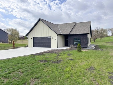 The search ends here. Built in 2024, this nearly new 3 bedroom - photo 1