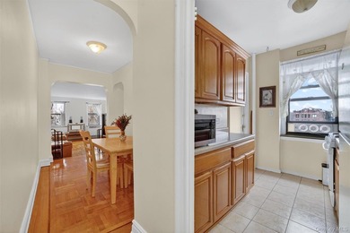 Come check out this lovely, spacious junior 4 apartment filled - photo 2