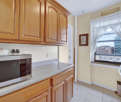 Come check out this lovely, spacious junior 4 apartment filled - photo 5