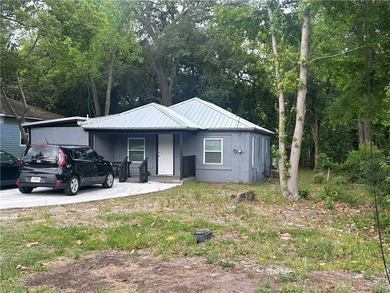 Welcome home to 2307 Johnston Street - offering in-town - photo 3
