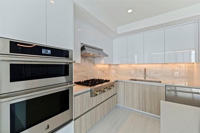 Virtually Staged. Every great city has a residence that captures - photo 12