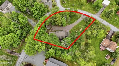 Rare opportunity in The Hideout! This 7 bedroom, 3 bath home is - photo 2