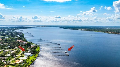 Stunning 4BR + den / 3BA Key West-style waterfront estate in - photo 13