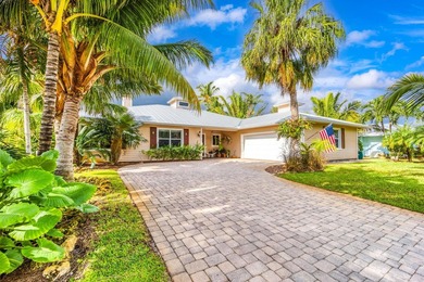 Stunning 4BR + den / 3BA Key West-style waterfront estate in - photo 15