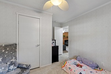 Centrally located 3 bedroom, 2 bathroom mobile home situated on - photo 22